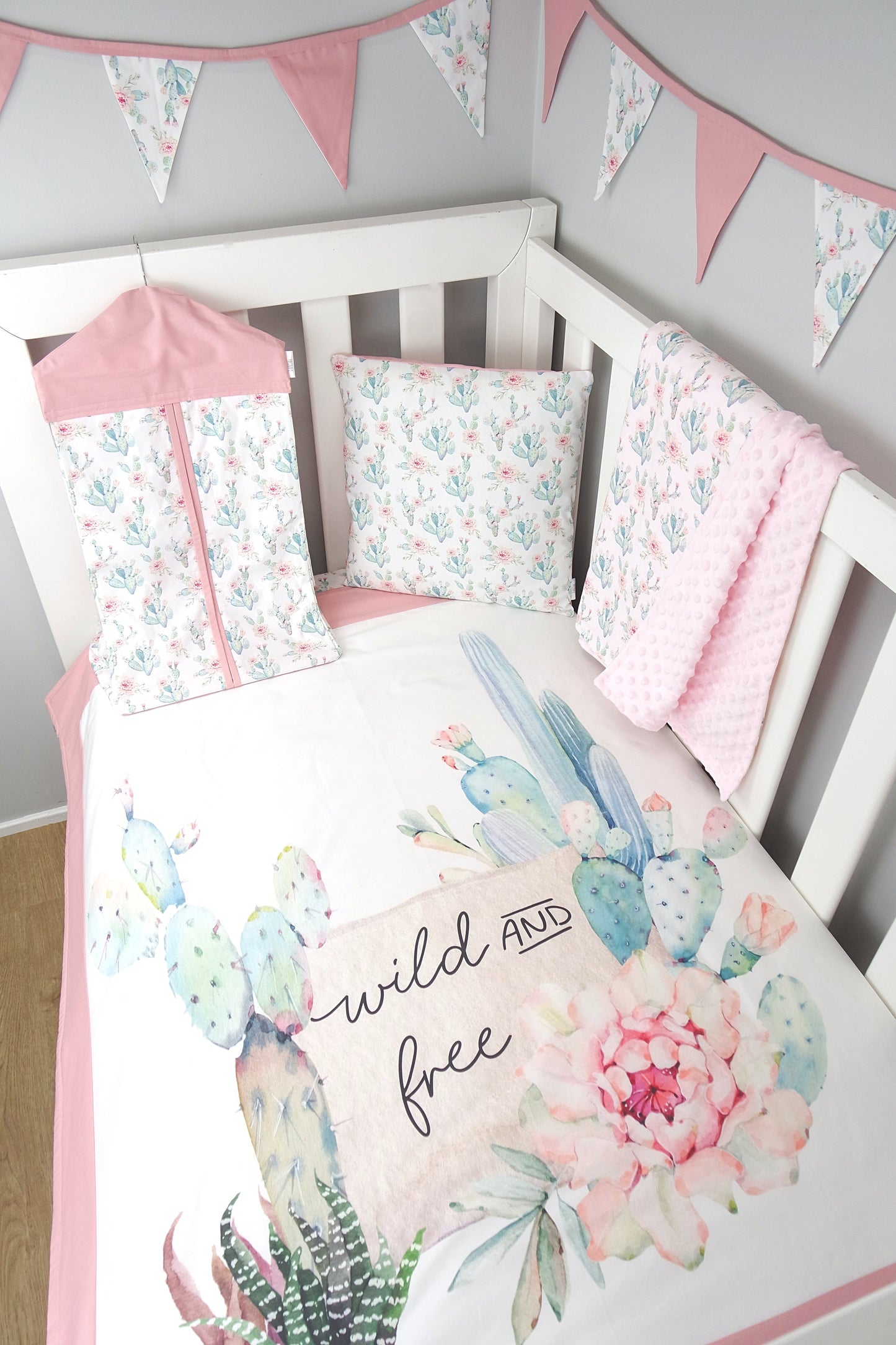 *40% OFF* Pink Floral Cactus Minky Dot Blanket