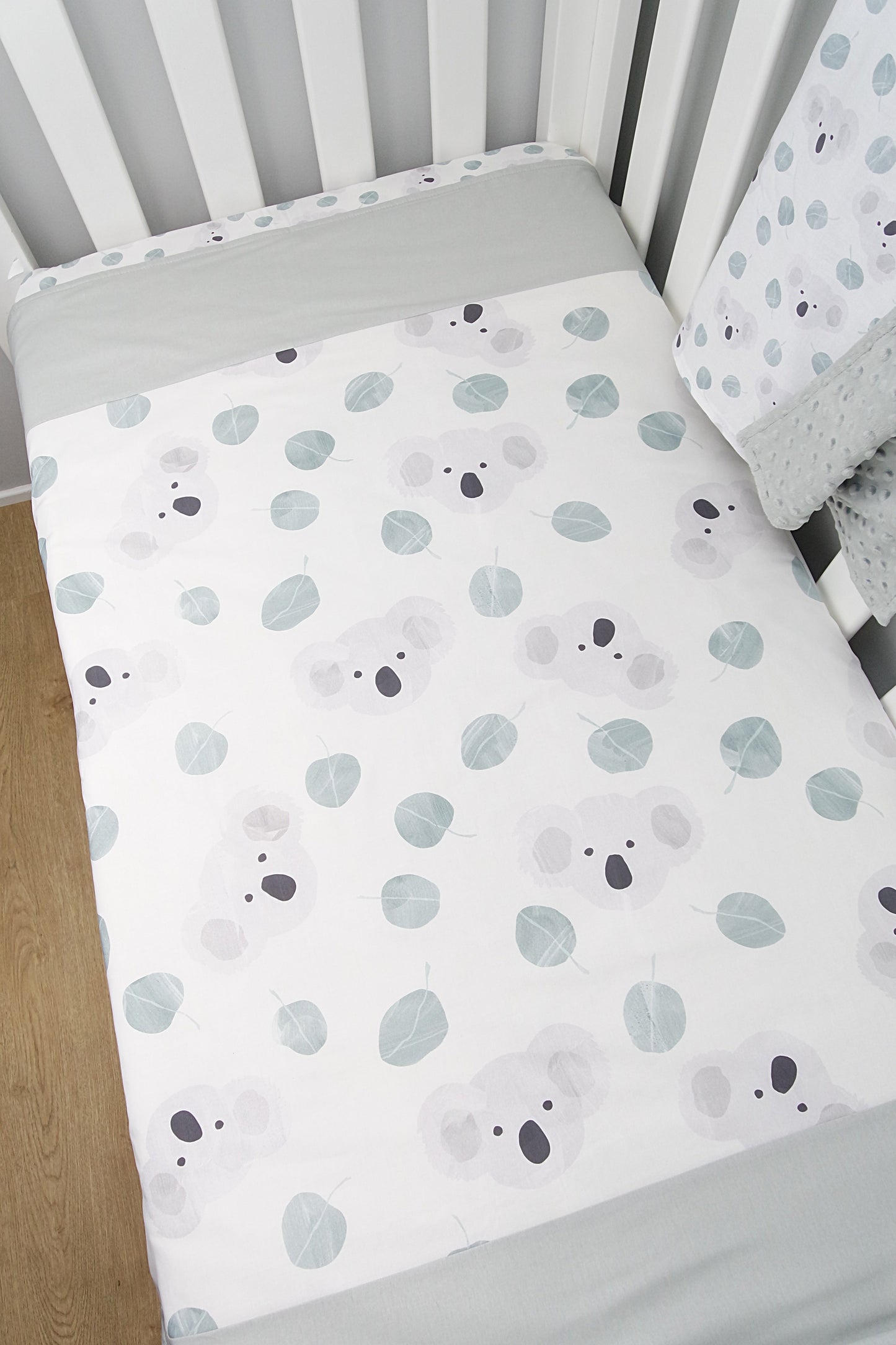 Australian Koala Cot Quilt (Grey)