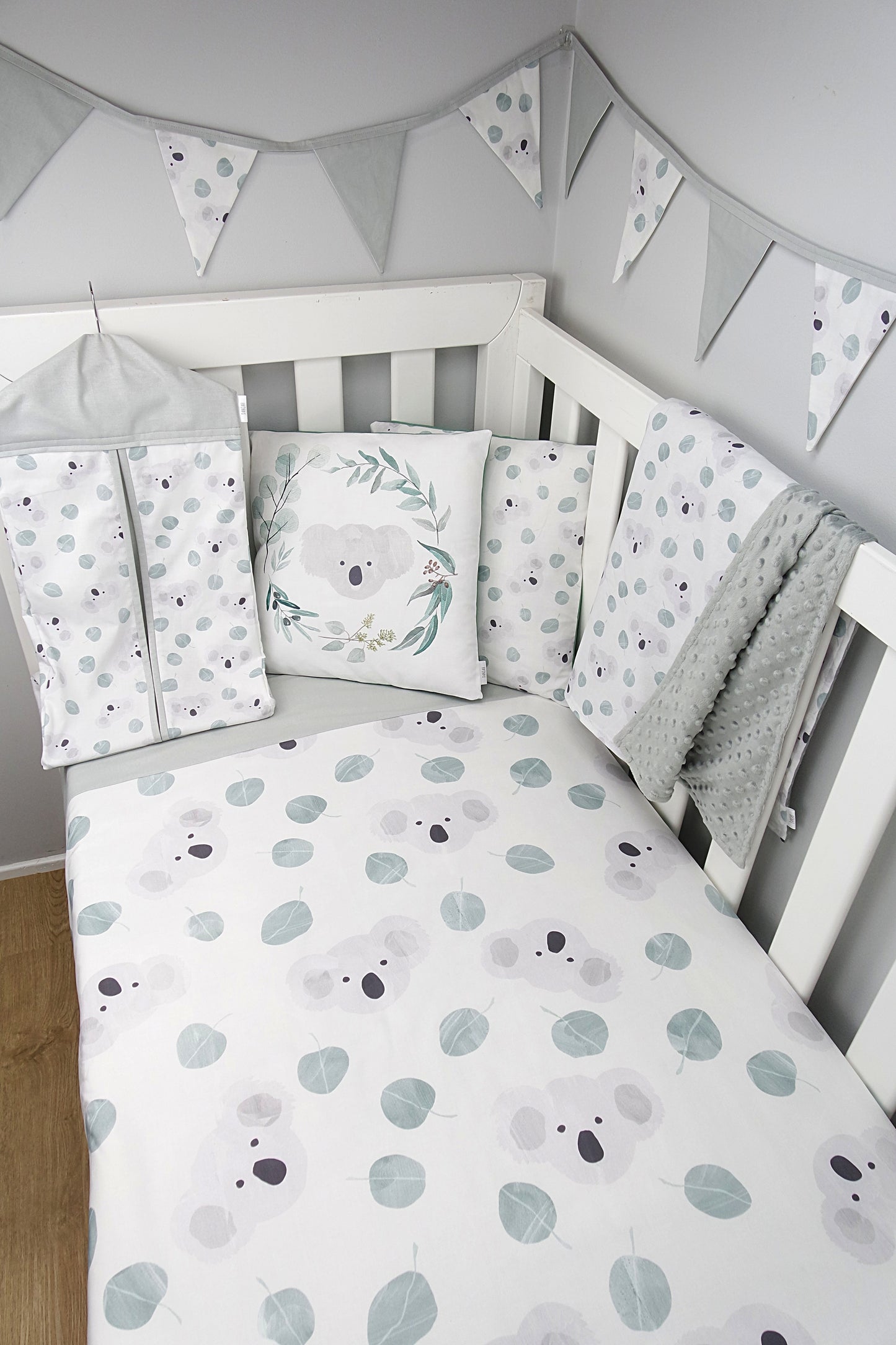 Australian Koala Cot Quilt (Grey)
