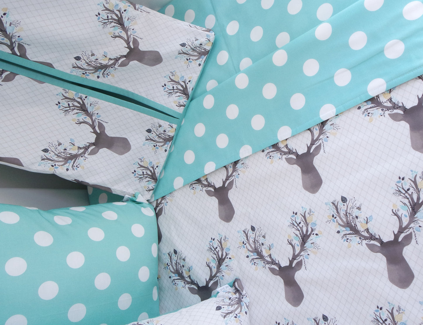 Deer Head Reversible Cot Quilt with Dots or Arrows