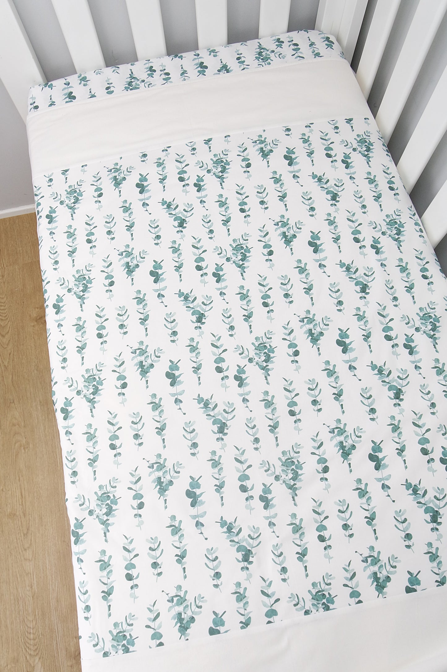 Australian Gum Leaf Cot Quilt